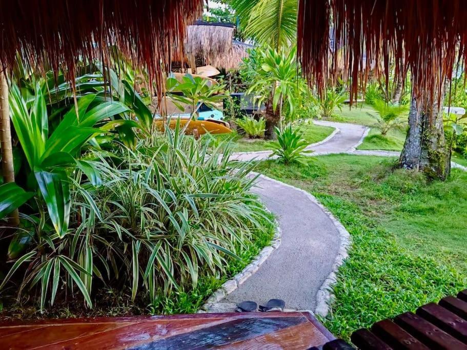 Shakabrah'S Beachfront Kubo Хенерал Луна Екстериор снимка